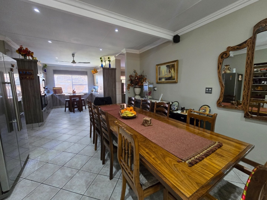 8 Bedroom Property for Sale in Grimbeeck Park North West